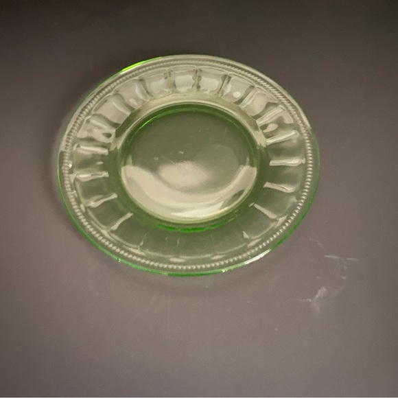 Green Depression Uranium Glass Plate Anchor Hocking Block Pattern 8 inch Plate - Picture 10 of 12